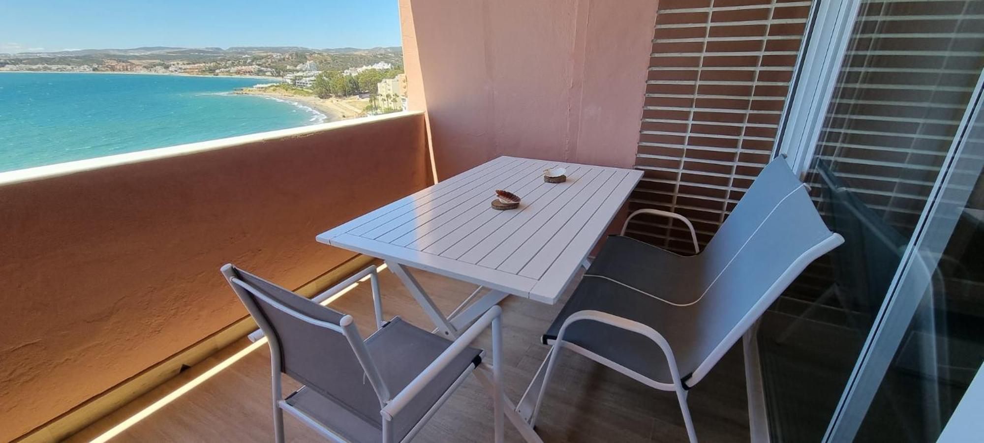 Apartamento Playa Del Cristo Estepona Exterior photo